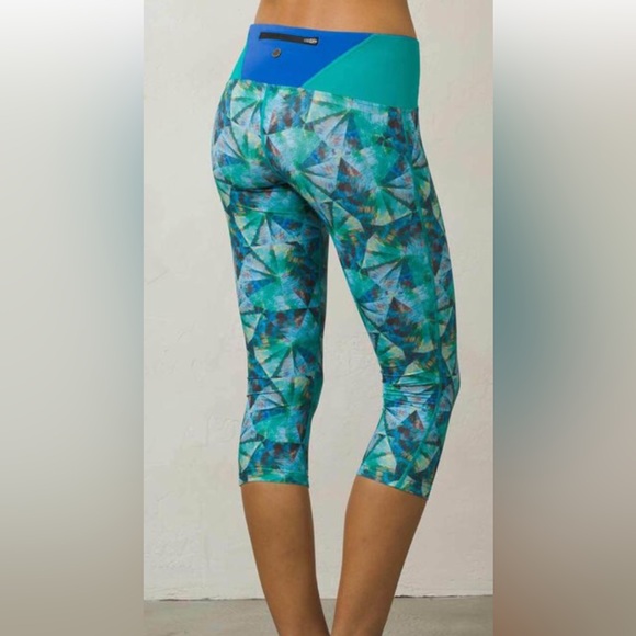 Paddle board and Swim Leggings by Prana - Picture 11 of 11